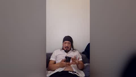 Snapshot of snazeepants chatting on July 14, 2026, 12:55 pm snazeepants online show from July 14, 2026, 12:55 pm