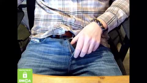 Sneakybill online show from February 18, 2025, 9:09 pm