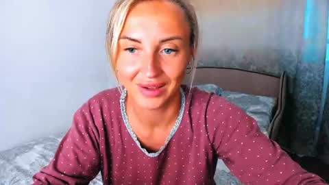 Snapshot of snezanablond chatting on July 1, 2026, 6:18 pm Sneja online show from July 1, 2026, 6:18 pm