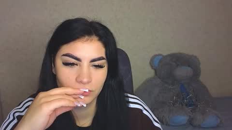 Snapshot of snickertail chatting on November 16, 2025, 2:55 pm Olivia online show from November 16, 2025, 2:55 pm