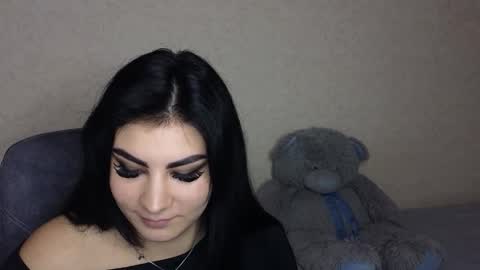 Snapshot of snickertail chatting on December 2, 2025, 3:40 pm Olivia online show from December 2, 2025, 3:40 pm