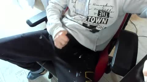 snip1977 online show from January 12, 2025, 11:07 am