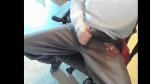 snip1977 online show from March 1, 2025, 4:11 pm