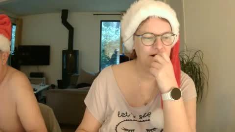 Snoeske and Woodwurm online show from December 25, 2024, 7:57 am