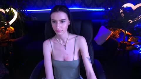 snow_whiteeex online show from January 21, 2025, 11:13 am