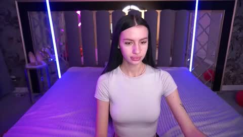 snow_whiteeex online show from March 1, 2026, 6:37 am