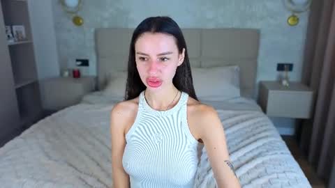 Snapshot of snow_whiteeex chatting on June 25, 2026, 5:12 am snow_whiteeex online show from June 25, 2026, 5:12 am