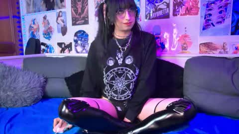 Snow and Bubble online show from September 8, 2025, 7:46 pm