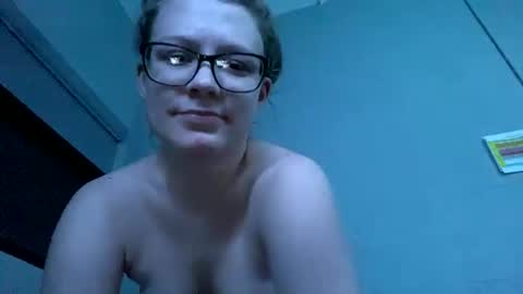 snowbrielle online show from January 30, 2025, 10:19 am