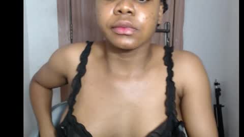 snowdrop5 online show from October 26, 2025, 7:53 pm