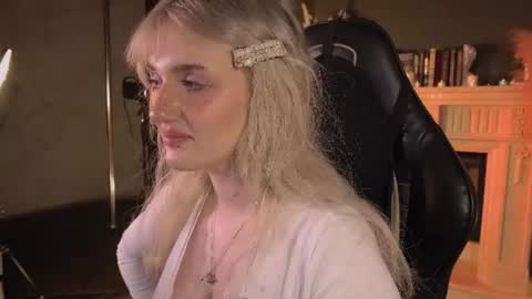 Ellie online show from June 25, 2026, 5:34 am
