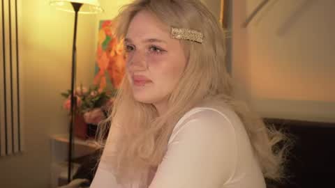 Ellie online show from July 19, 2026, 5:33 am