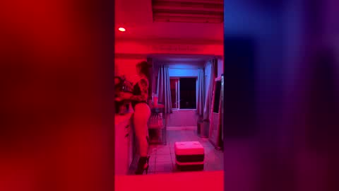 Snapshot of snowgirlie chatting on March 2, 2026, 1:51 pm snowgirlie online show from March 2, 2026, 1:51 pm