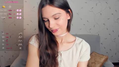 Snapshot of so__sweet chatting on September 26, 2025, 7:34 am Alice - Birthday Girl online show from September 26, 2025, 7:34 am