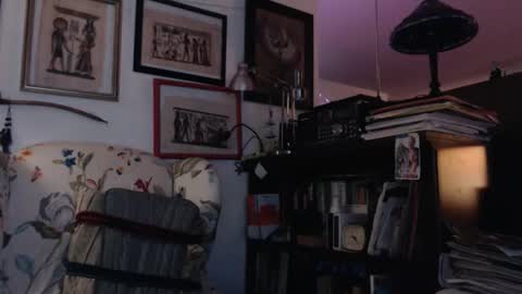 ImYourBitch online show from November 5, 2025, 5:18 am