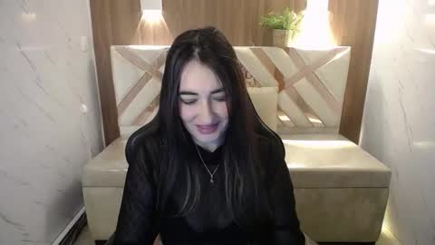 soffi_betacur_b online show from October 12, 2025, 12:48 pm
