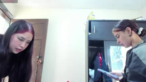Snapshot of soffia_4 chatting on May 27, 2026, 5:32 pm soffia_4 online show from May 27, 2026, 5:32 pm