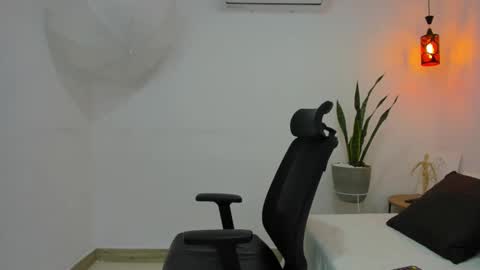 soffiegrey online show from November 25, 2025, 2:00 am