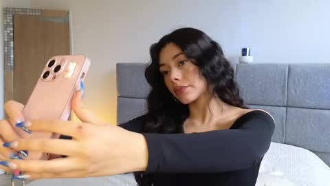 Snapshot of soffimoon_ chatting on May 5, 2026, 7:55 pm IG Soffimoon I THANK YOU FOR LEAVING YOUR FOLLOW online show from May 5, 2026, 7:55 pm