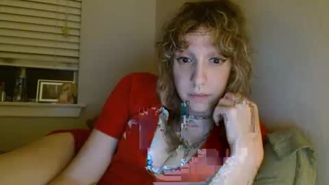 Snapshot of soffpurr chatting on October 27, 2025, 7:34 am Lilytea online show from October 27, 2025, 7:34 am