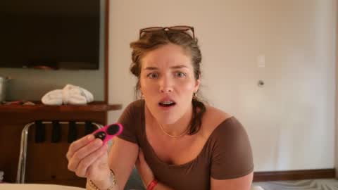 Julia    online show from April 22, 2026, 8:54 pm