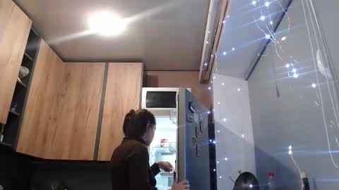 Sofi online show from November 23, 2025, 6:08 pm