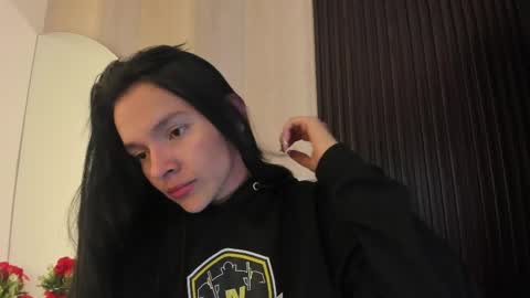 Snapshot of sofi_lassa_ chatting on April 13, 2026, 1:33 am SOFIA online show from April 13, 2026, 1:33 am