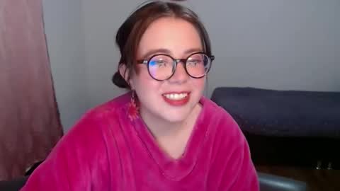 Sofi Lynch online show from December 5, 2025, 6:22 am