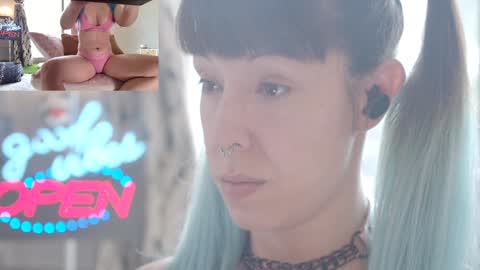 Sofi Mora online show from September 29, 2025, 2:00 pm