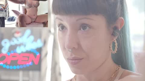 Sofi Mora online show from October 6, 2025, 2:25 pm