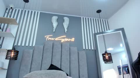 valen online show from December 18, 2024, 10:35 pm