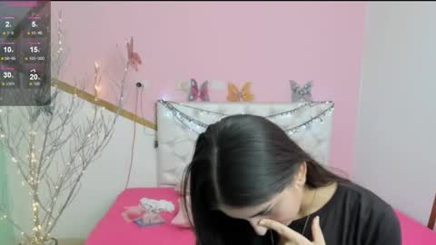 sofi_san online show from October 27, 2025, 2:32 pm