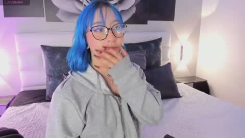 sofi_sp online show from November 7, 2025, 11:43 am