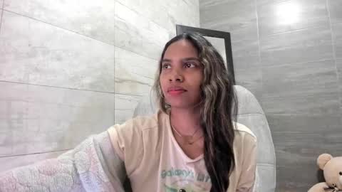 sofia86379 online show from December 6, 2024, 4:17 pm