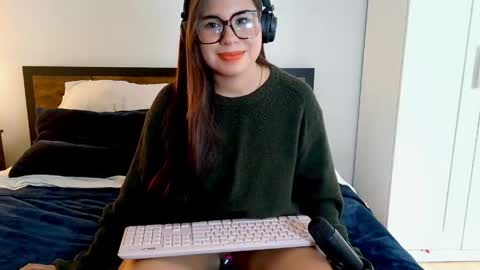 Snapshot of sofia_bloom8 chatting on May 30, 2026, 5:10 pm Call me Sofi Welcome online show from May 30, 2026, 5:10 pm