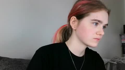 Snapshot of sofia_bloomm chatting on June 18, 2026, 9:14 am sofia bloomm online show from June 18, 2026, 9:14 am