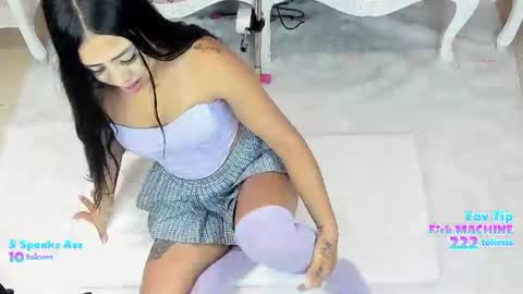 Snapshot of sofia_fantasyy chatting on June 17, 2026, 12:07 pm Sofia fantasyy Online 0700 to 1400 gmt-5 online show from June 17, 2026, 12:07 pm