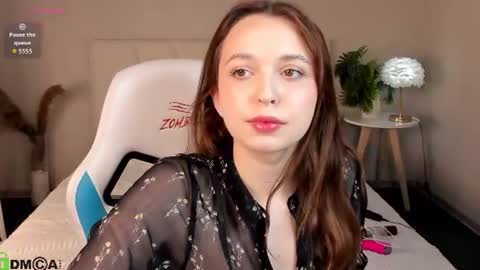 Snapshot of sofia_gaze chatting on June 21, 2026, 2:36 am Sofia Gaze online show from June 21, 2026, 2:36 am