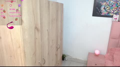Snapshot of sofia_gold_ chatting on January 24, 2025, 6:14 pm sofia online show from January 24, 2025, 6:14 pm