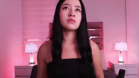 sofia gomes online show from June 1, 2026, 11:56 am