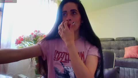 Snapshot of sofia_k_rock chatting on February 27, 2025, 12:23 pm Sofia Kuleth online show from February 27, 2025, 12:23 pm