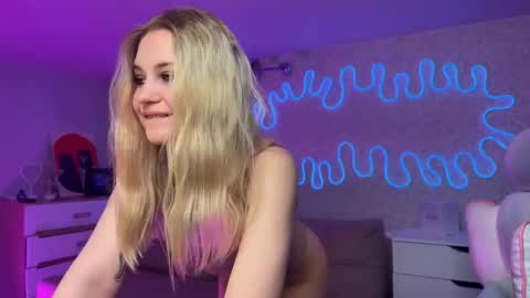 Sofia online show from September 19, 2025, 3:30 am