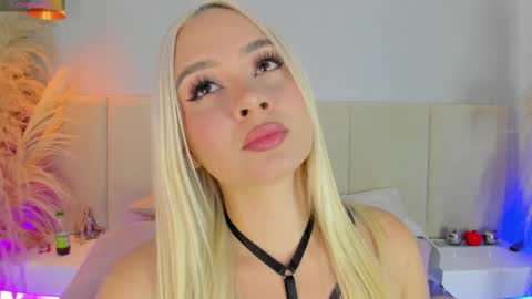 SOFIA PAMELA online show from September 24, 2025, 7:28 pm