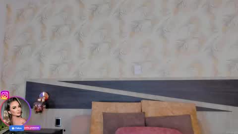 Snapshot of sofia_pamela_ chatting on April 21, 2026, 1:42 am online show from April 21, 2026, 1:42 am