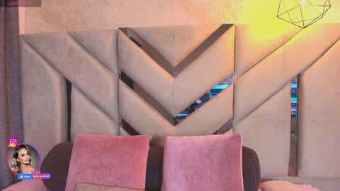 Snapshot of sofia_pamela_ chatting on May 11, 2026, 7:00 pm online show from May 11, 2026, 7:00 pm