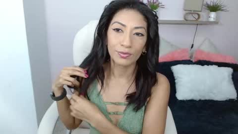 Snapshot of sofia_perez___ chatting on February 16, 2025, 8:00 pm Sofi online show from February 16, 2025, 8:00 pm
