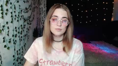 sofia_rosemary online show from September 18, 2025, 11:34 am