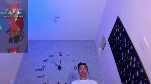 sofia_skater online show from December 6, 2024, 10:19 pm