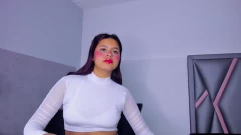 Sofa online show from September 13, 2025, 11:54 am