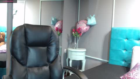 Sofa online show from January 18, 2025, 11:11 am